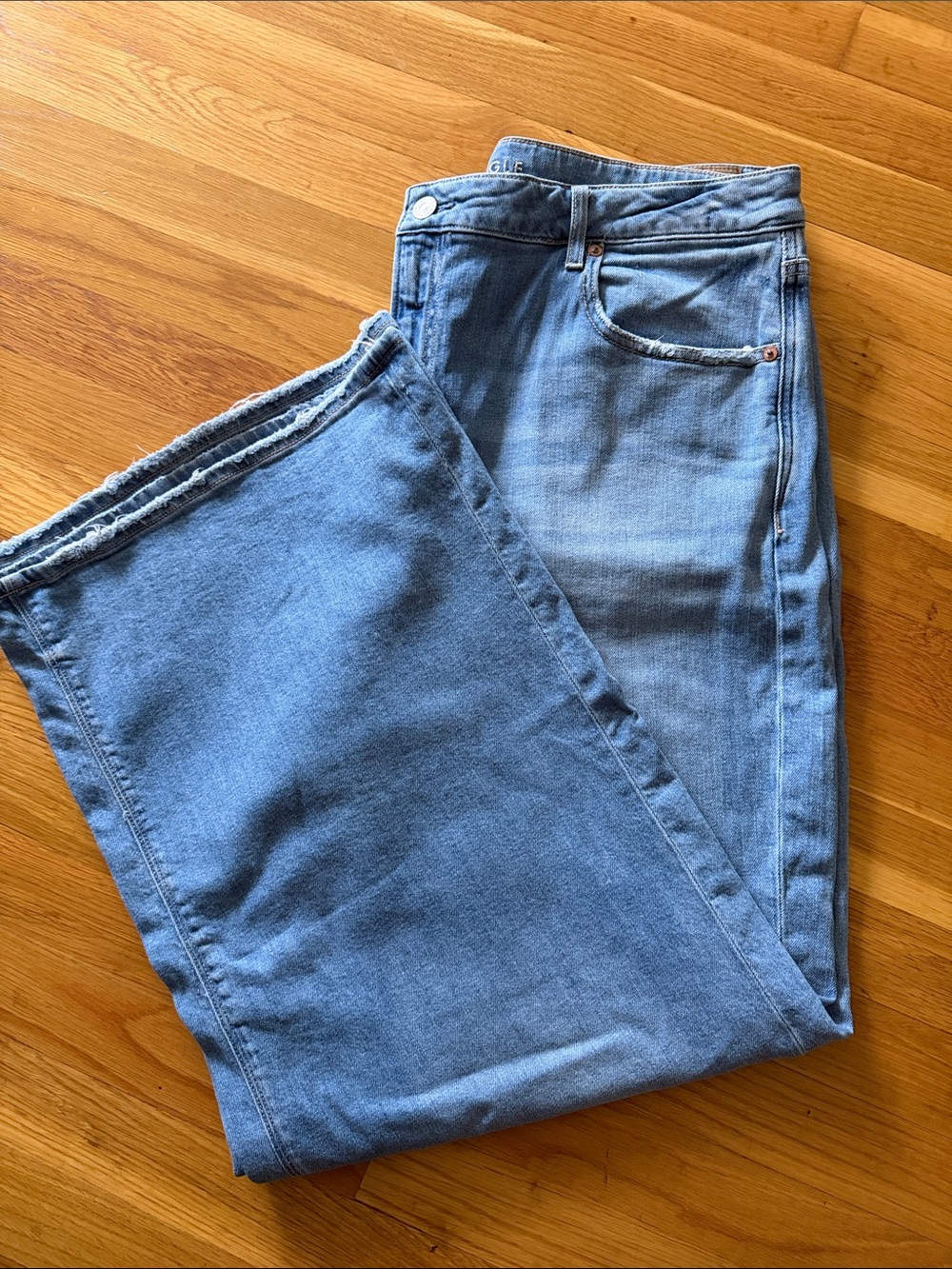 American Eagle Super Hi-Rise Baggy Wide Leg Jeans